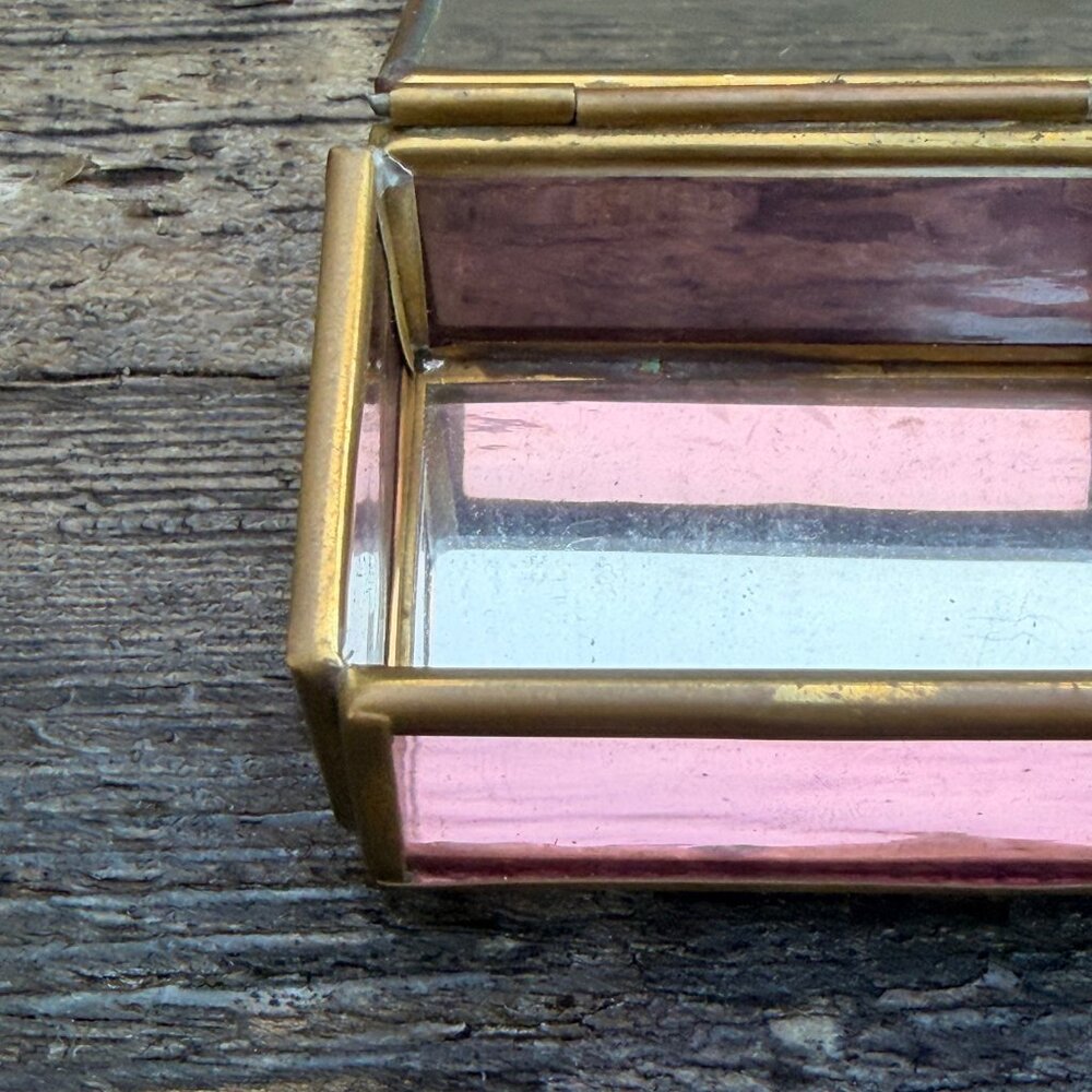 Vintage Via Vermont Etched Flower Pink Lavender Glass Brass Mirror Trinket Box - Picture 5 of 11